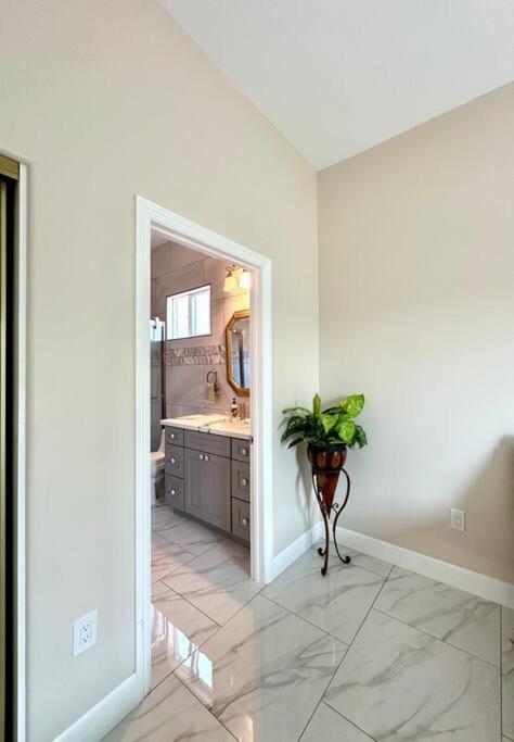 Вилла New Renovated House In Little Saigon Midway City Экстерьер фото