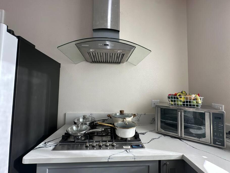 Вилла New Renovated House In Little Saigon Midway City Экстерьер фото