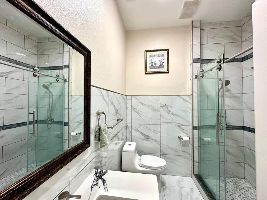 Вилла New Renovated House In Little Saigon Midway City Экстерьер фото