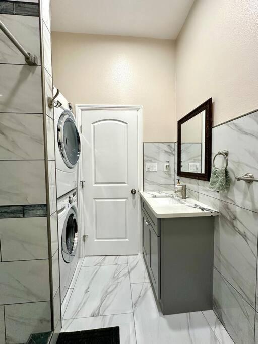 Вилла New Renovated House In Little Saigon Midway City Экстерьер фото