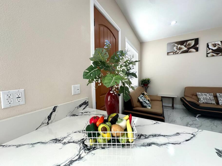 Вилла New Renovated House In Little Saigon Midway City Экстерьер фото