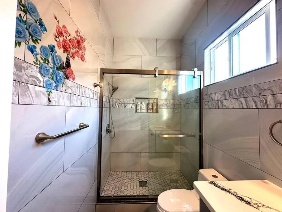 Вилла New Renovated House In Little Saigon Midway City Экстерьер фото
