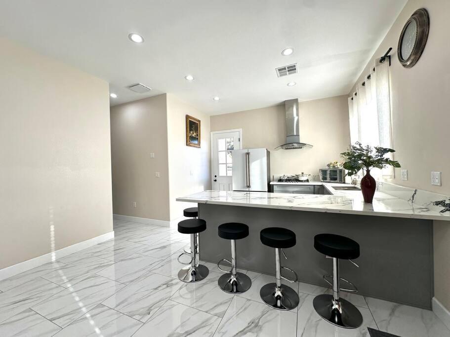 Вилла New Renovated House In Little Saigon Midway City Экстерьер фото